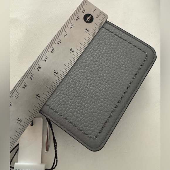 New Marc Jacob’s Compact Bifold Wallet - Picture 11 of 11